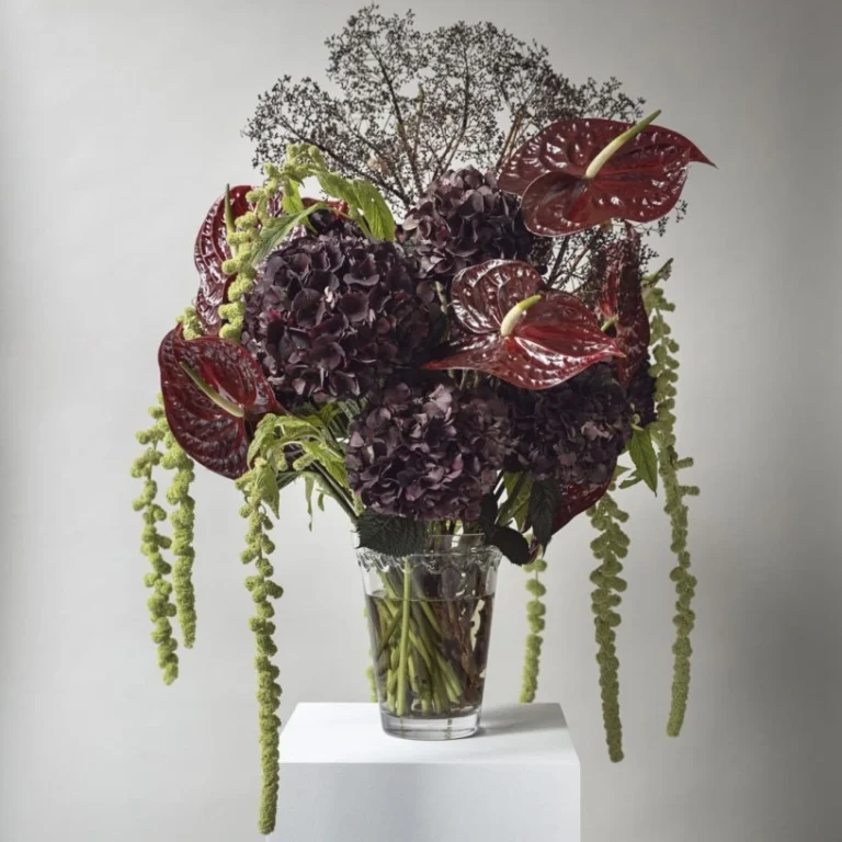 Håndlavet Københavner vasen fra Bergs Potter med anthurium